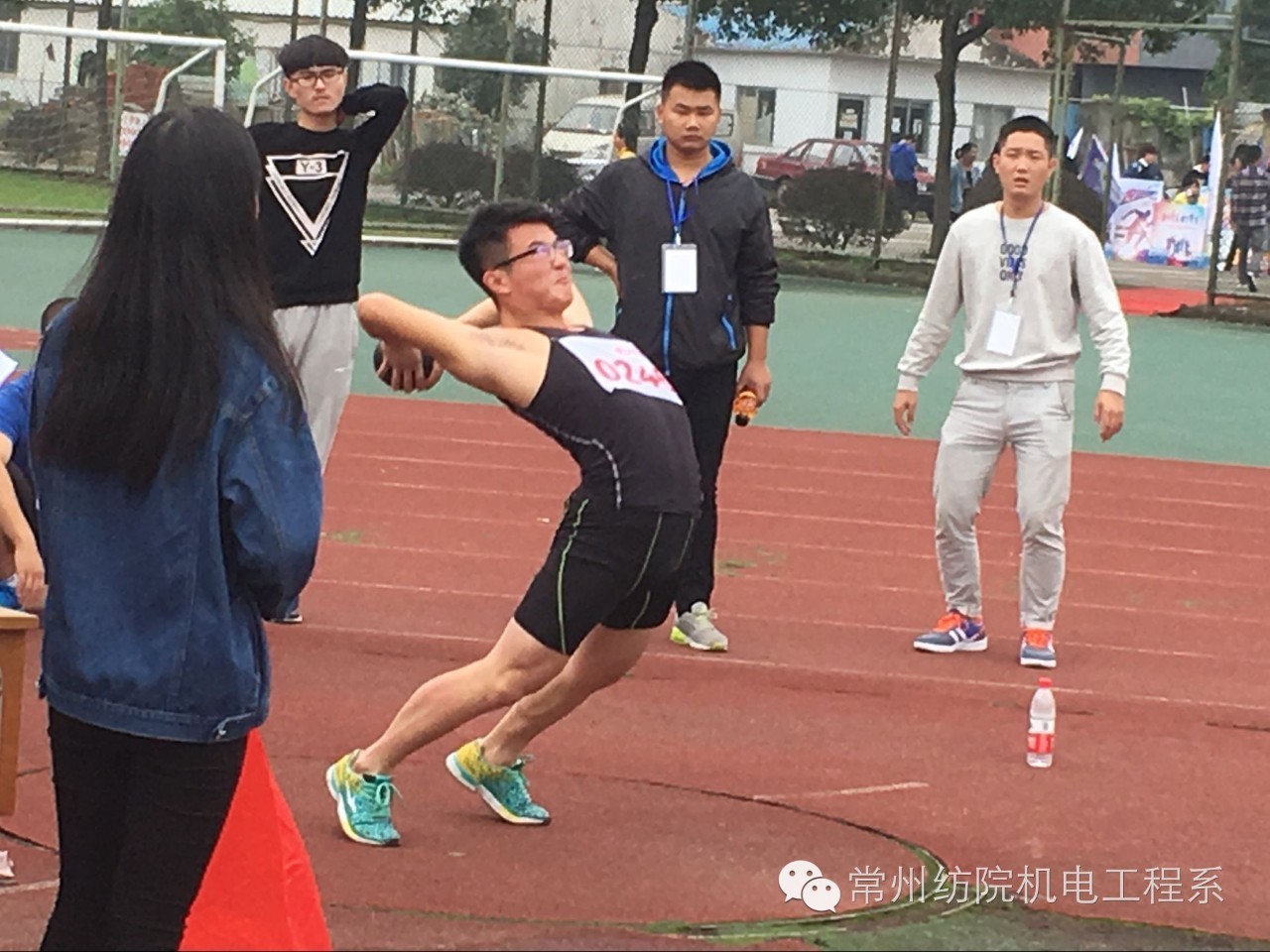 为运动健儿们助力喝彩,致运动健儿们青春的号角已经吹响