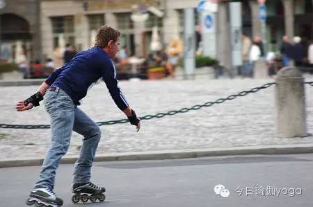 溜旱冰瘦身法效果超好,溜旱冰能够瘦肚子吗