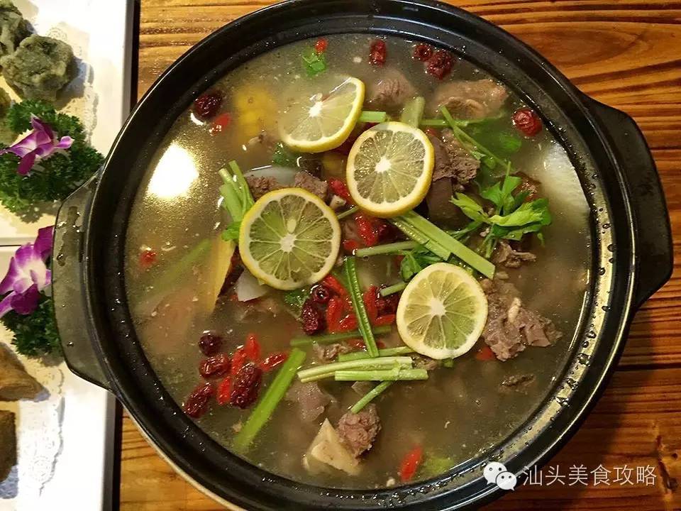 一大班汕头吃货争着到这家店*鸡叫**，竟引起一场“骚乱”！手快有手慢没！