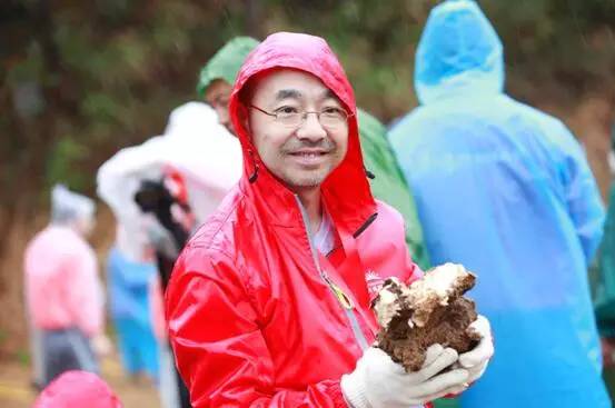 旅游市场呈现出持续火爆的新气象,旅游商品国际市场需求