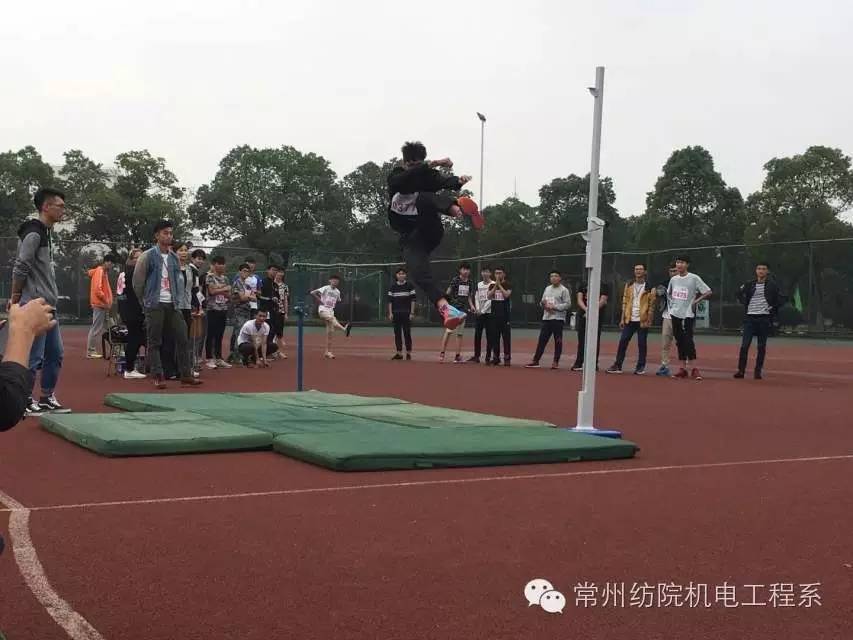 为运动健儿们助力喝彩,致运动健儿们青春的号角已经吹响