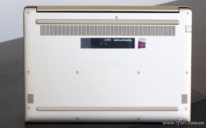 戴尔燃7000r1525s,戴尔燃7000黄白交替