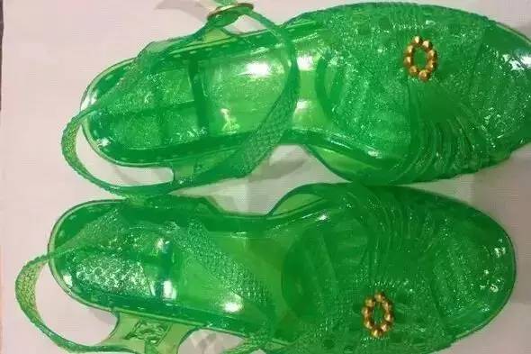 90后小时候爆款衣服,00后童年记忆中最深的衣服