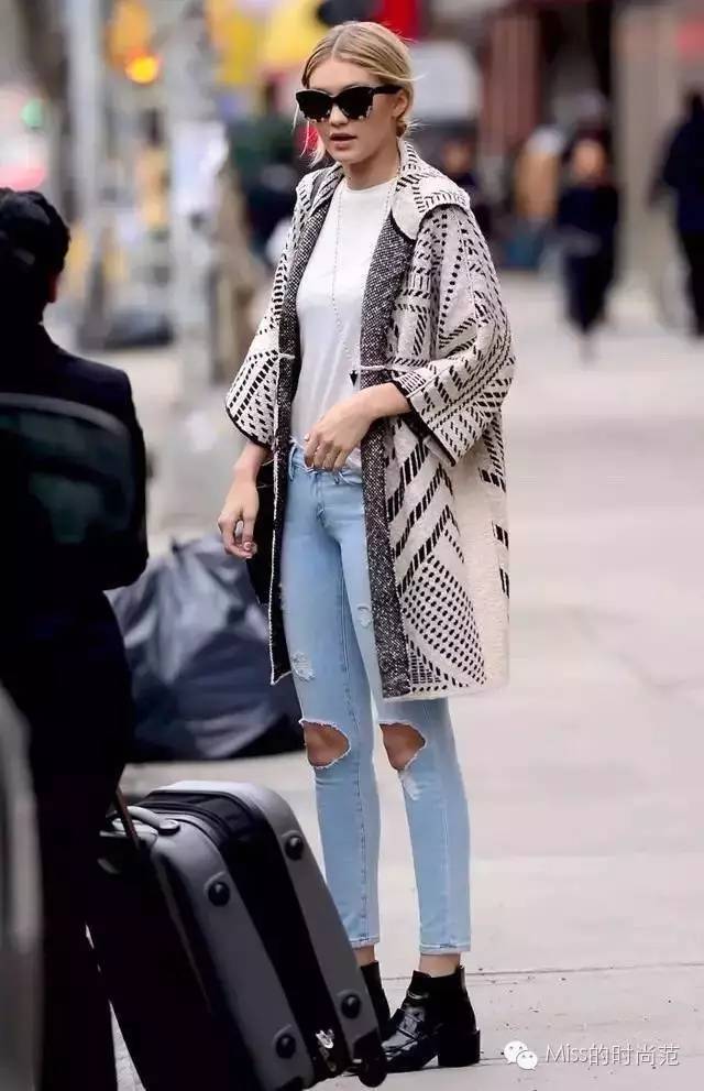 粗跟英伦风复古短靴怎么搭配,搭配短靴穿出时髦复古风格