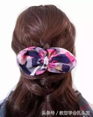 大蝴蝶结头饰发型小清新,蝴蝶结头饰搭配什么发型好看短发