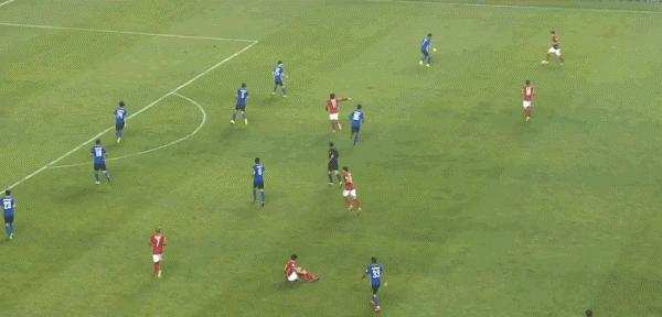 张琳芃重炮打门柱赵明剑超远距离奔袭本轮差点成为经典的瞬间