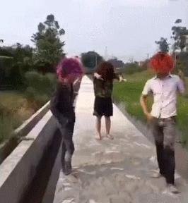 杀马特贵族广场尬舞,尬舞只服杀马特