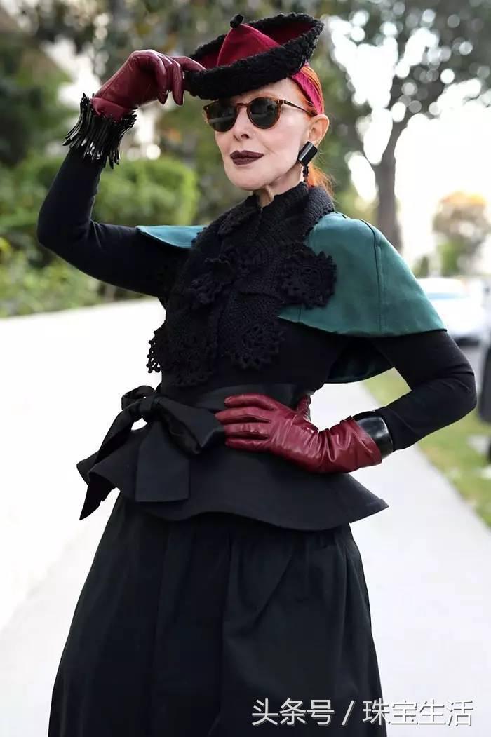 请不要用玻尿酸陪伴你年老的岁月，要用就用珠宝！