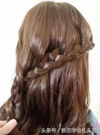 大蝴蝶结头饰发型小清新,蝴蝶结头饰搭配什么发型好看短发