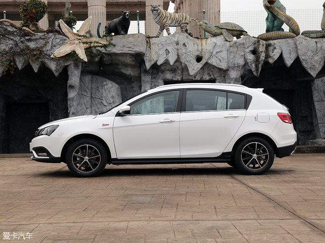 吉利帝豪2017款百万向上互联版,吉利帝豪百万款测试