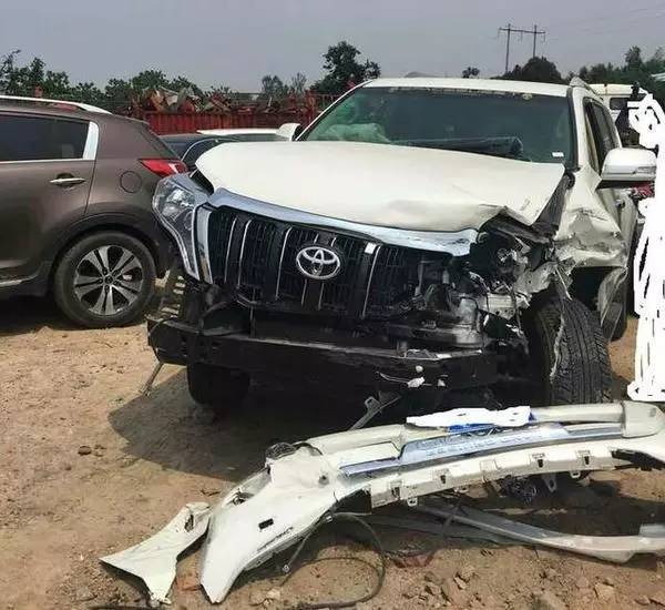 五菱vs比亚迪,公路坦克与比亚迪唐