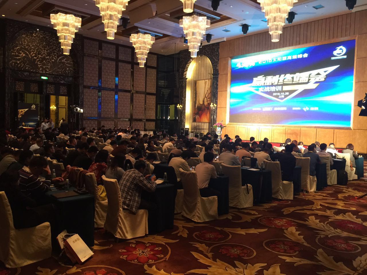 汽车太阳膜贴膜有什么风险,汽车太阳膜贴膜知识