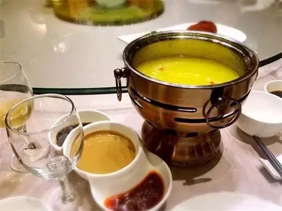 天冷你不会穿秋裤吗,冬季你能够不穿羽绒服但一定要穿