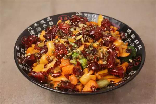 天冷你不会穿秋裤吗,冬季你能够不穿羽绒服但一定要穿