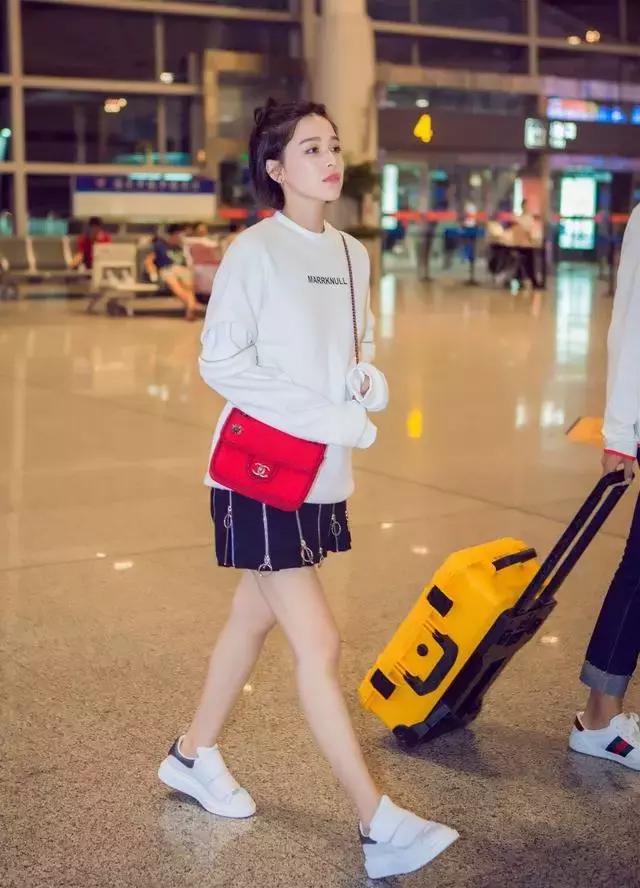 oversize卫衣怎么穿好看,oversize卫衣穿什么裤子