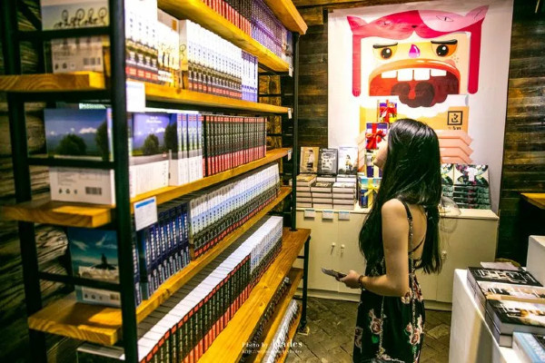 做旅游导游一年能赚多少钱,导游最挣钱的几年