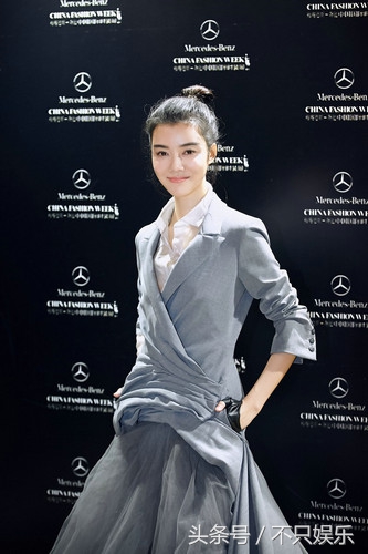 迈克尔杰克逊车晓视频,车晓曝文艺写真