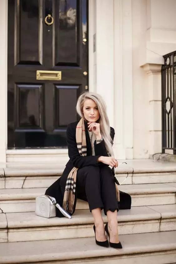 baby杨幂走秀,杨幂baby同框滑雪