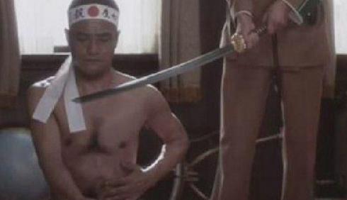 日本武士剥了百人的*皮人**，只为将木偶变成儿子，最后惨遭灭门报应