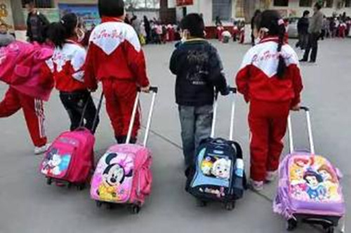 日本小孩的书包为什么那么贵,日本小学生的书包到底有多少钱
