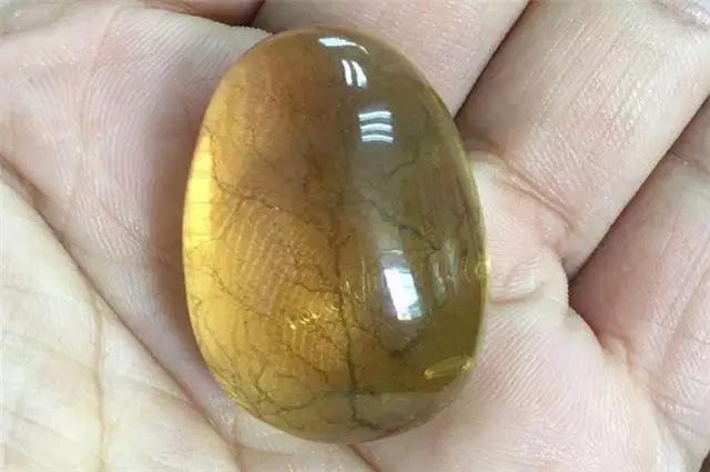 市场上的琥珀假货,血蜜蜡是不是假的