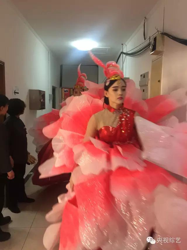 1983央视春晚精彩瞬间,历届春晚惊艳瞬间