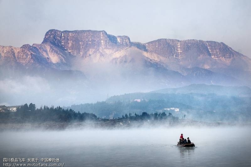 西部刀手，行走于中国道教神山四川洪雅瓦屋山，暗藏杀伐之气！