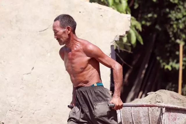 迪粉求助~老板欠薪，员工春节有家难回！大家赶紧转给欠薪老板