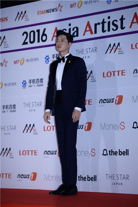 防弹和exo颁奖典礼,yes首尔出席活动视频