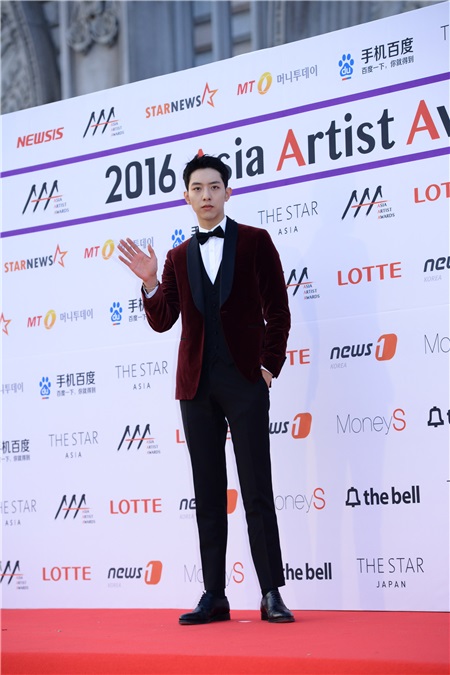 防弹和exo颁奖典礼,yes首尔出席活动视频