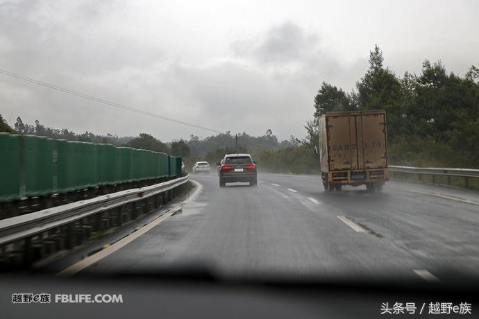 无畏前行与奥迪q7赴一场异域之约,奥迪q7开拓人生无畏前行