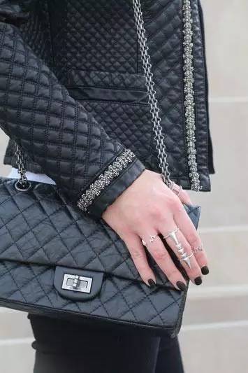 你一定想知道的真实故事,能够看看你每天背的包里有啥吗