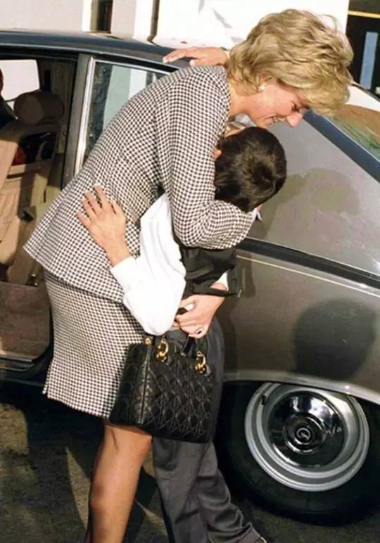 你一定想知道的真实故事,能够看看你每天背的包里有啥吗