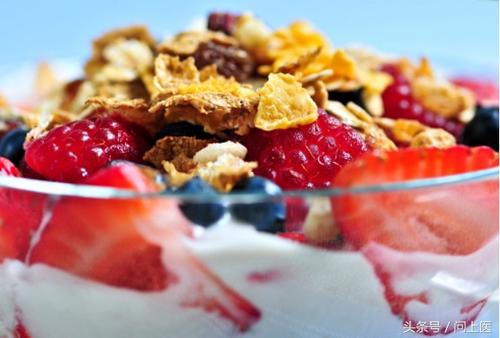 缺铁性贫血不能吃碱性食物有哪些,含铁性贫血应该多吃含什么的食物