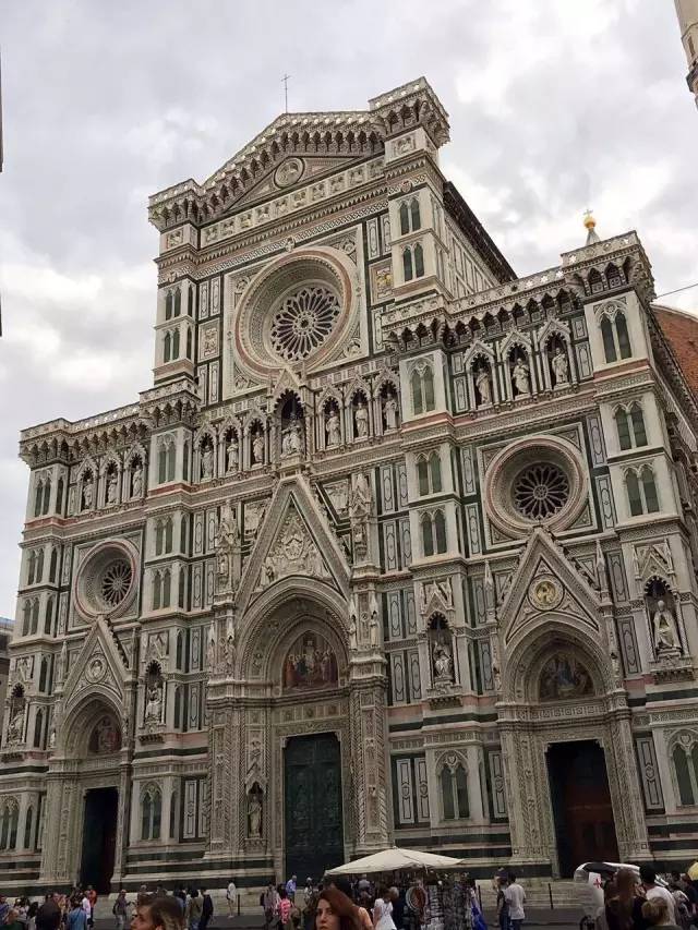 美艳洋模带您私家欧洲之旅！