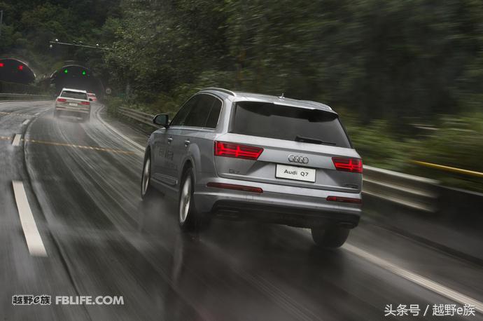 无畏前行与奥迪q7赴一场异域之约,奥迪q7开拓人生无畏前行