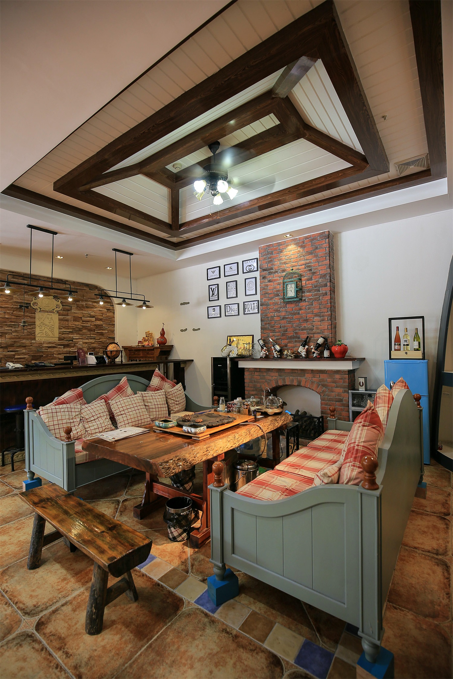 襄阳思新设计--马戈雷特奢侈品集合店