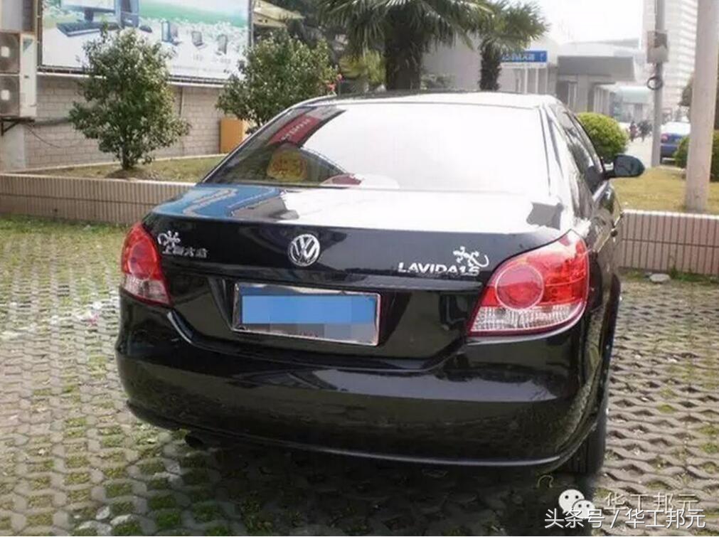 车子上的小壁虎有什么功能,汽车为啥贴个小壁虎