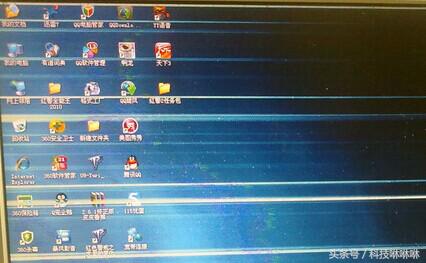 电脑显示器花屏有灰色竖纹怎么办,电脑显示器出现花屏是什么原因