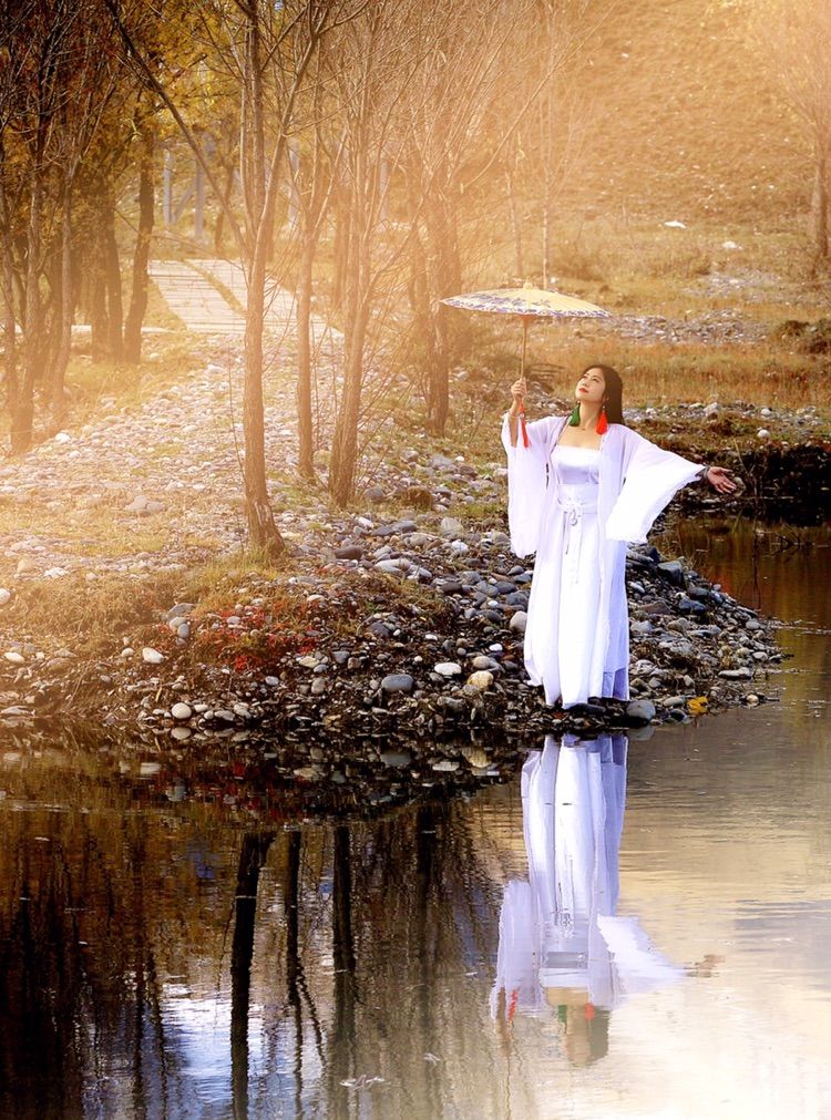 我在秋天等你是什么歌,我在秋天等你美到心碎散文