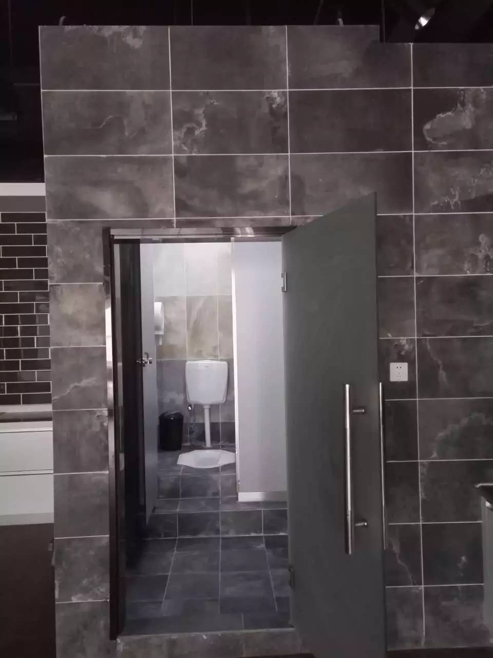 家装灰色搭配什么颜色好看,灰色系装修还能流行多久