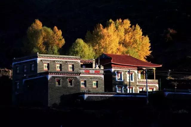 四川房车自驾游营地,四川自驾房车露营