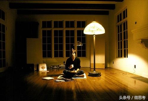 虚拟世界的利与弊英语文章,虚拟世界的感悟