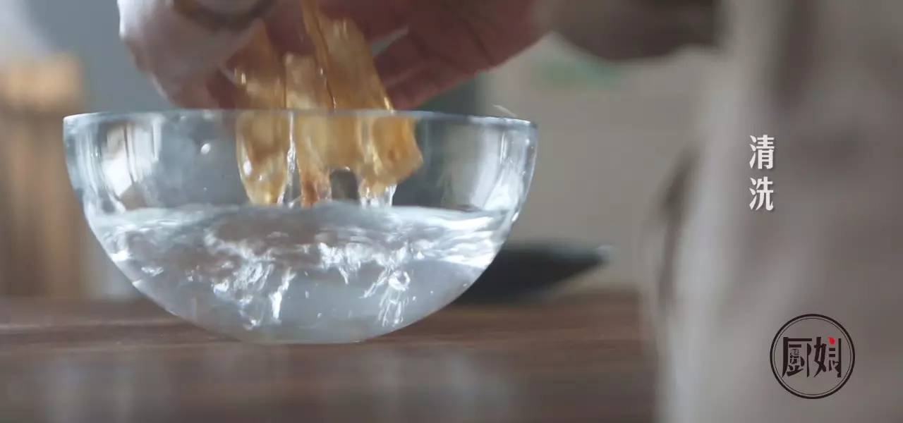 鲜炖花胶滋补养生,夏天合适炖花胶