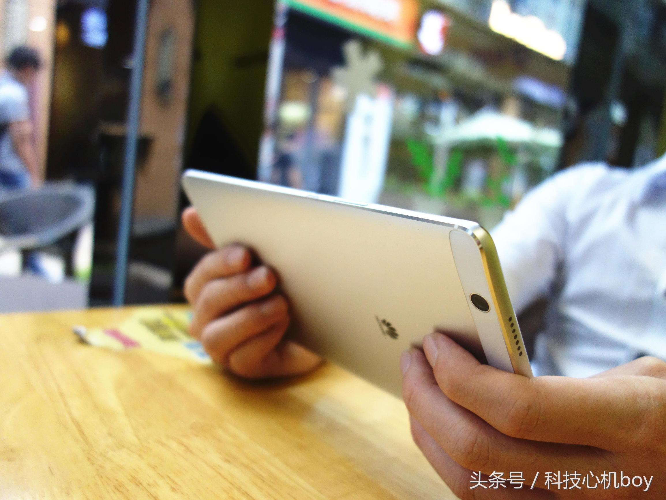 华为nova8pro和荣耀m3哪个好,华为mate40e和荣耀m3选哪个