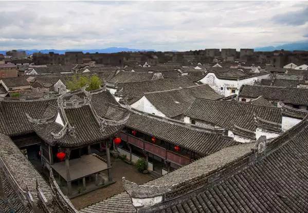 中国自驾游第一条网红公路是哪个,一条途经六条网红公路的自驾之旅