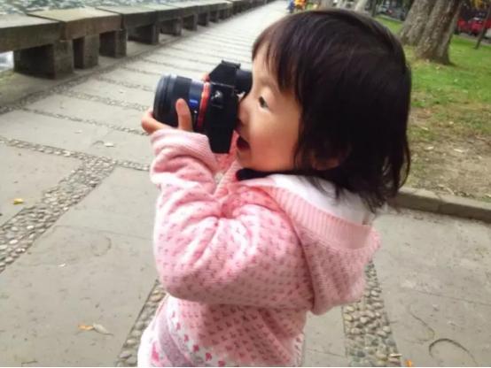 你还在做炫娃狂魔？人家4岁的孩子都在炫父母啦！