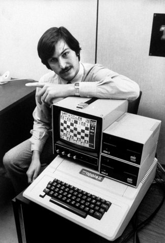 史蒂夫乔布斯真实生平,史蒂夫·乔布斯生平的伟大事迹