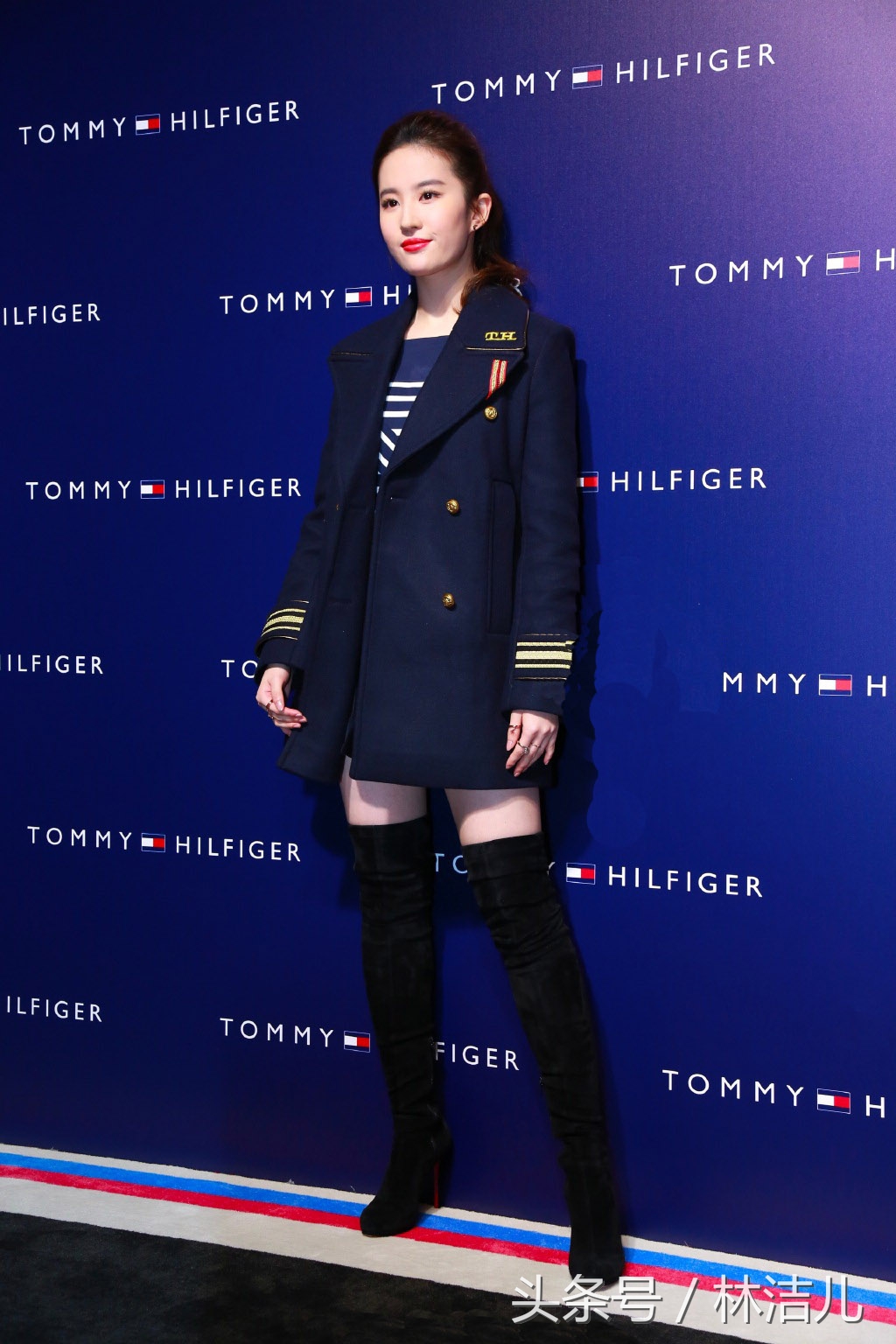 杨幂刘亦菲同款靴子,刘亦菲同款长筒靴搭配