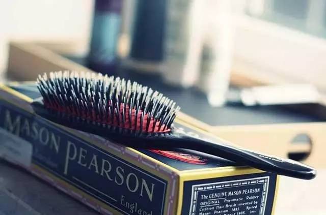 翻牌子｜岁月是支脱毛膏，用对梳子秒变“发海”